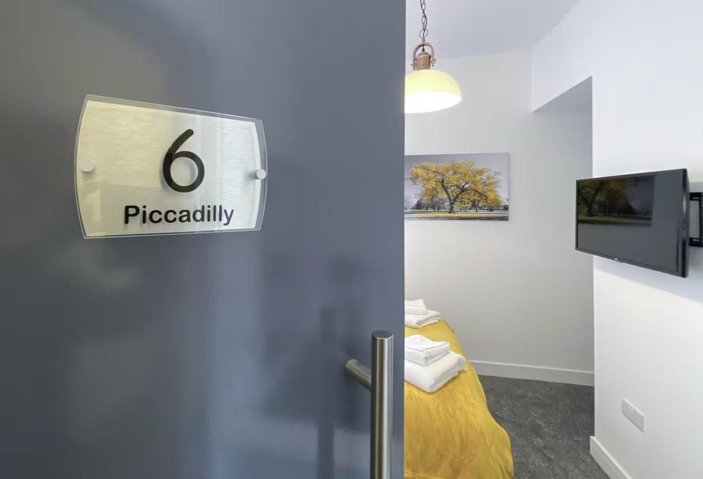 Piccadilly By Pureserviced Plymouth Kültér fotó